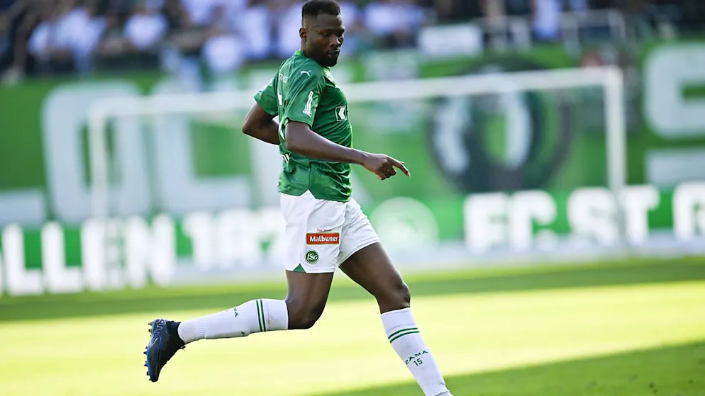 Abdoulaye Diaby hat sich im Spiel gegen die Young Boys in einem Luftduell mit Silvère Ganvoula am Kopf verletzt.