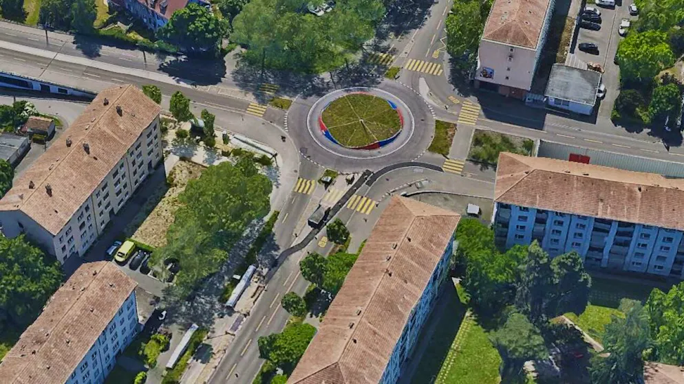Im Kreisel Luzernerring-Flughafenstrasse kam es zu einem Unfall.