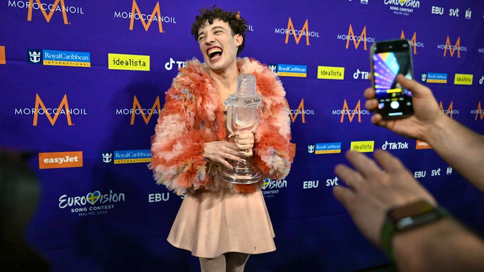 «The Code» scala le classifiche. Nonostante il successo mondiale, Nemo si rifugia nel silenzio