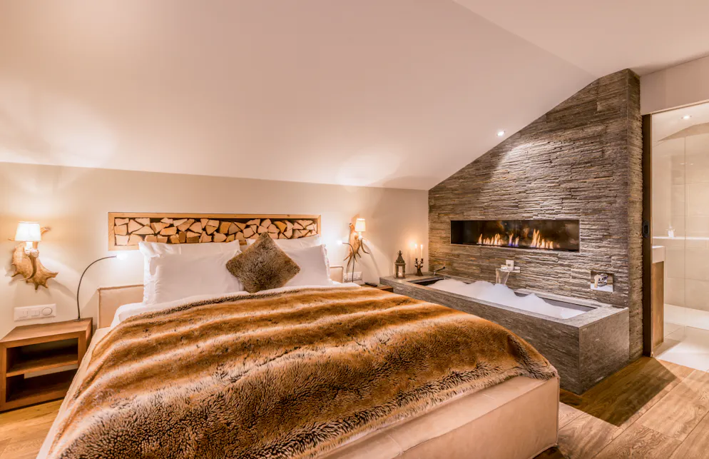 Viersterne-Hotel La Val in Brigels. Insgesamt 38 Zimmer hat das La Val zu bieten. Vom Doppel-Zimmer bis zur Luxus-Suite.