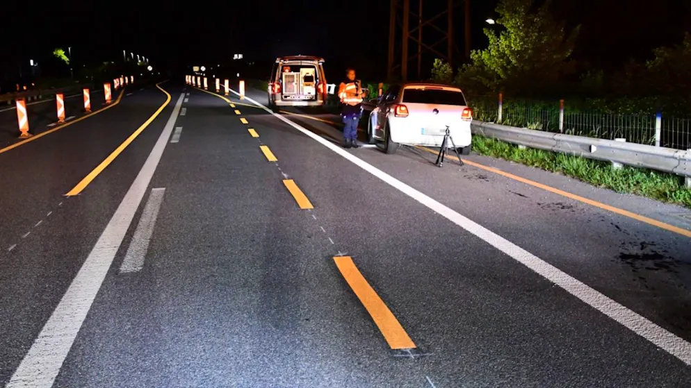 Bei der Autobahneinfahrt Chur Süd war der Italiener wieder auf der richtigen Strassenseite unterwegs. Eine aufgerissene Ölwanne aufgrund eines Unfalls hinderte ihn jedoch an der Weiterfahrt.