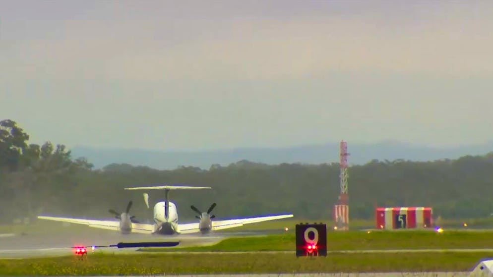 Wie aus dem Lehrbuch. Pilot landet ohne Fahrwerk – butterweich