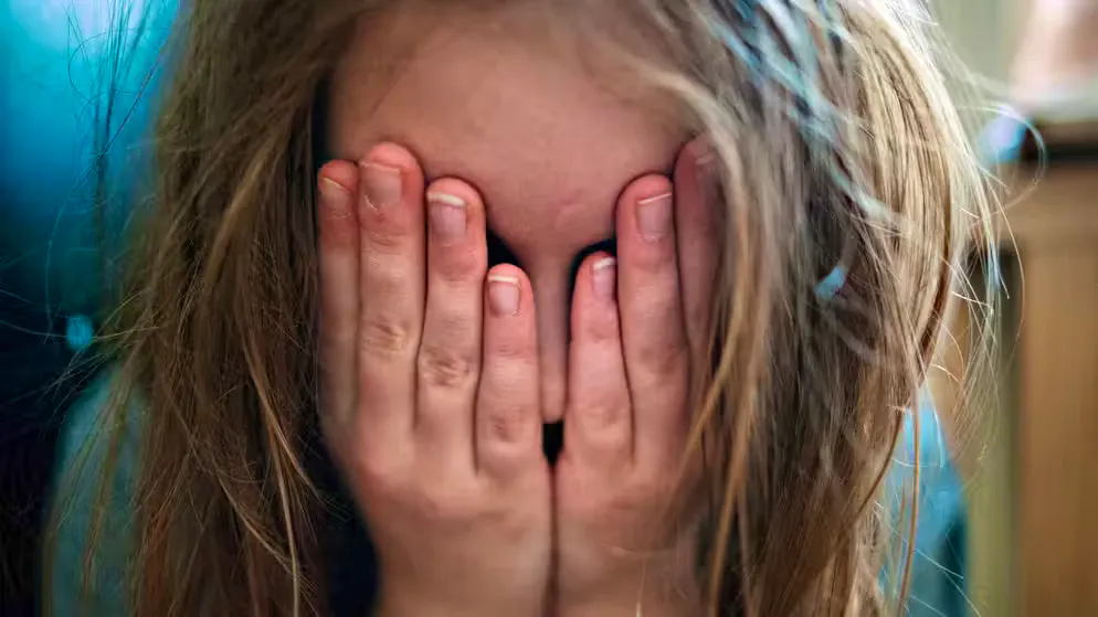 Sur plusieurs années, le prévenu a abusé sexuellement de sept filles et de huit femmes (illustration).