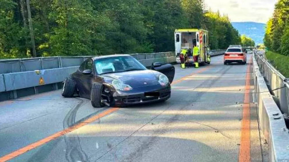Ein 71-jähriger Sportwagenlenker verunfallte auf der Astra-Bridge bei Kriegstetten.