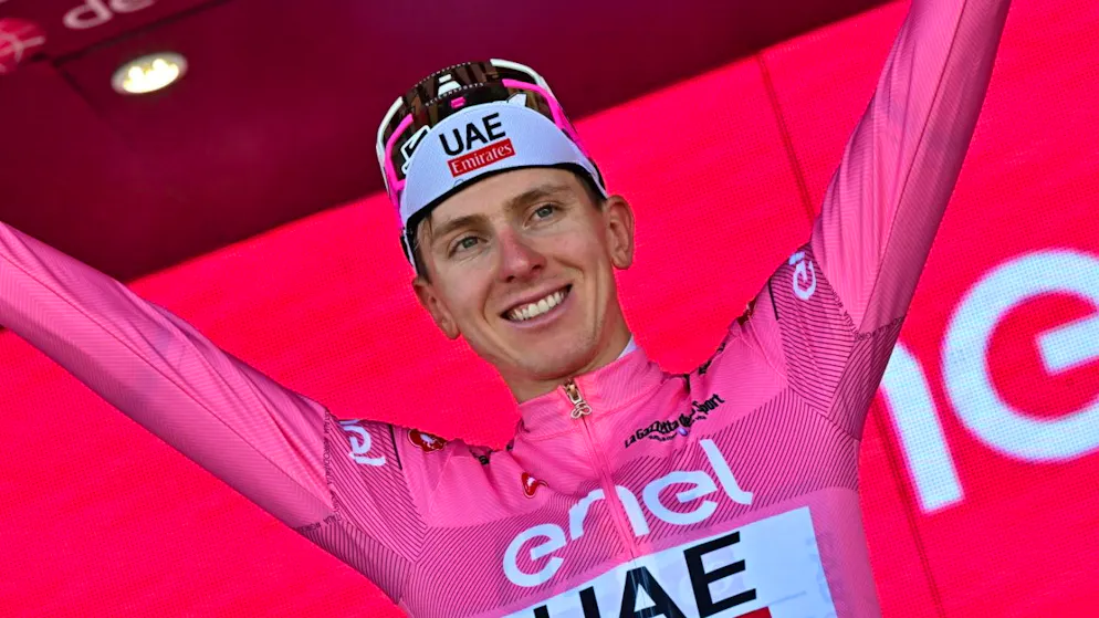 Trägt die Maglia Rosa mit komfortablen Vorsprung: Tadej Pogacar
