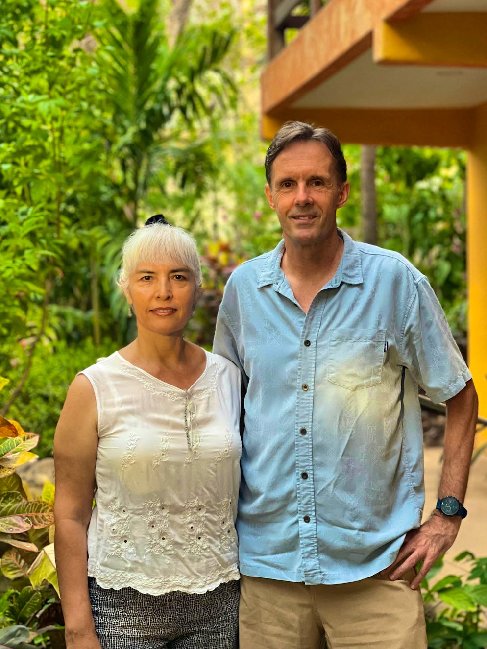 Il grigionese Reto Patt vive in Costa Rica da 30 anni. Shirley e Reto Patt sono sposati dal 1998.