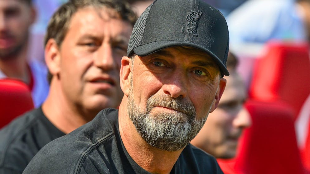 Jürgen Klopp erlebt bereits vor dem Anpfiff seines Abschiedsspiels an der Anfield Road emotionale Momente.