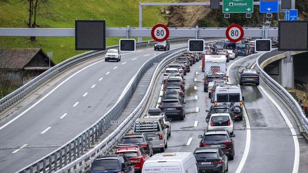 Invisible culprit. Why is there always congestion? How the phantom traffic jam phenomenon works