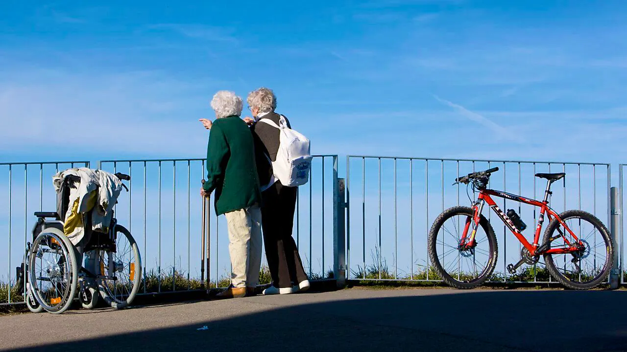 Sozialversicherungen. Rund 2,5 Millionen Menschen bezogen Ende 2023 eine AHV-Altersrente