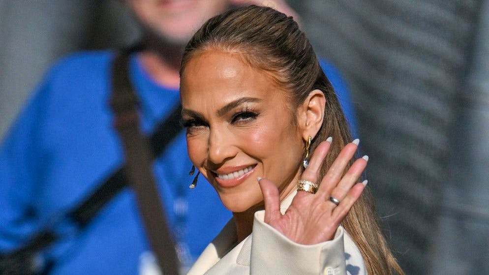 Verso il divorzio?. Jennifer Lopez sola sul red carpet: il matrimonio con Ben Affleck è davvero già finito?