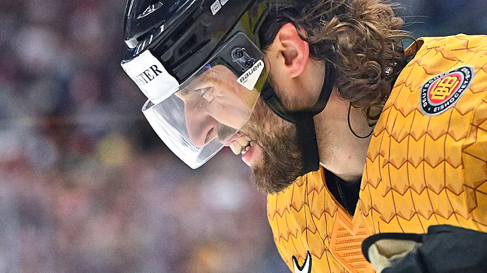Wojciech Stachowiak und die deutsche Eishockey-Nationalmannschaft hoffen auf den Halbfinal-Einzug.