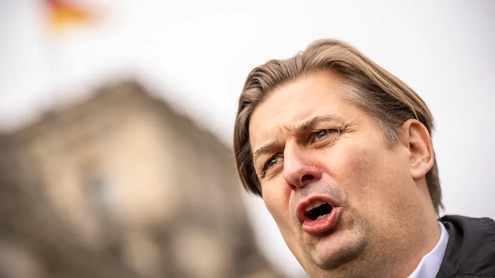 ARCHIV - AfD-Spitzenkandidat zur Europawahl: Maximilian Krah. Foto: Michael Kappeler/dpa