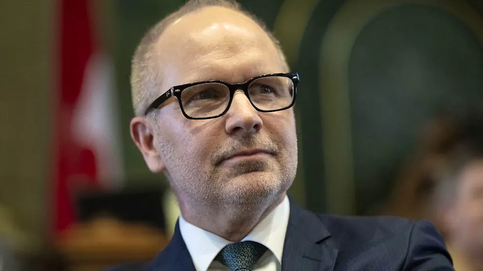 Unter Bildungschef Stefan Kölliker haben die Arbeiten für eine Totalrevision des Volksschulgesetzes begonnen. Ab Juni werden sie von der neuen Regierungsrätin Bettina Surber weitergeführt. (Archivbild)
