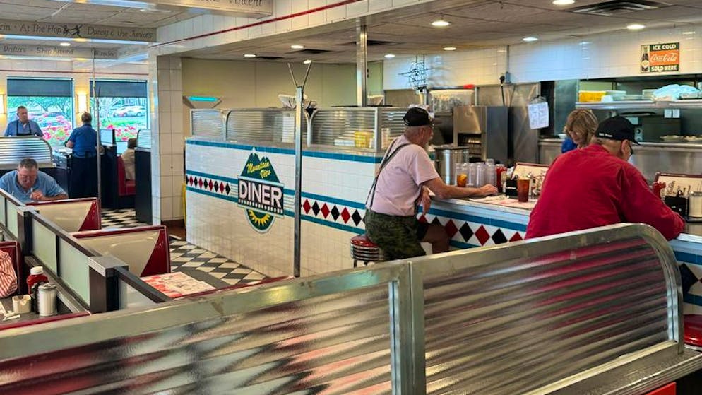 Ein Schnellrestaurant in Frederick County im US-Bundesstaat Maryland. Im ländlichen Teil des Landkreises hat der Republikaner Trump 2020 nahezu jeden Wahlbezirk gewonnen. 