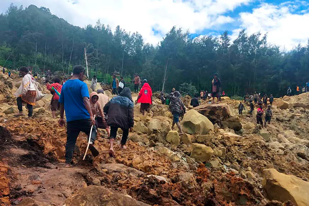 Bei einem Erdrutsch wurden im abgelegenen Hochland Papua-Neuguineas mehrere Dörfer komplett verschüttet.