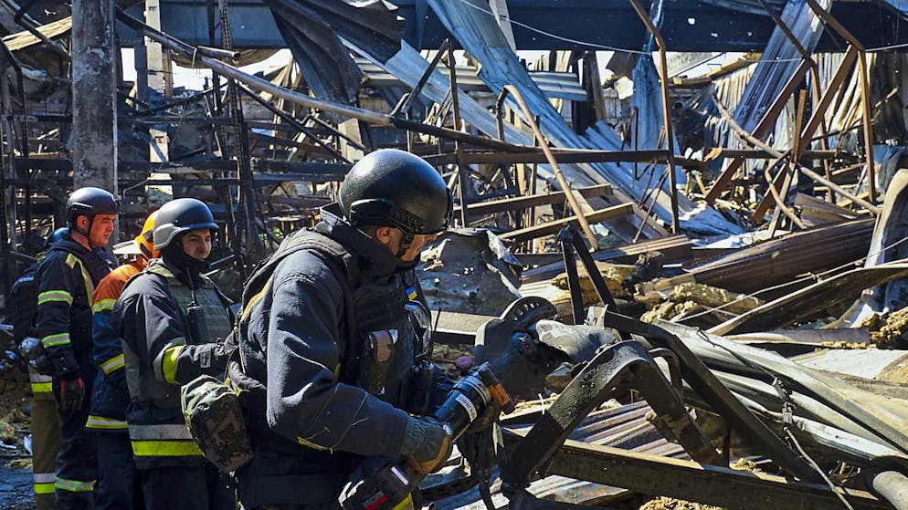 Guerra in Ucraina. Kiev: «Sale a 18 morti il bilancio del raid russo a Kharkiv»