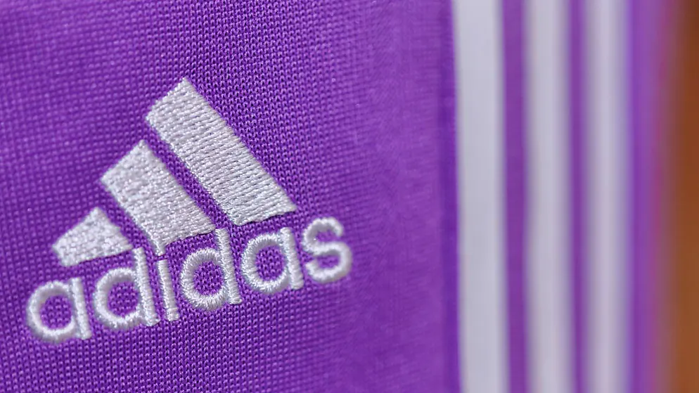 Sieg von Adidas vor Gericht: Der Sportartikelhersteller Nike darf in Deutschland eine bestimmte Sporthose wegen grosser Ähnlichkeit mit dem Drei-Streifen-Design von Adidas nicht mehr anbieten. (Archivbild)