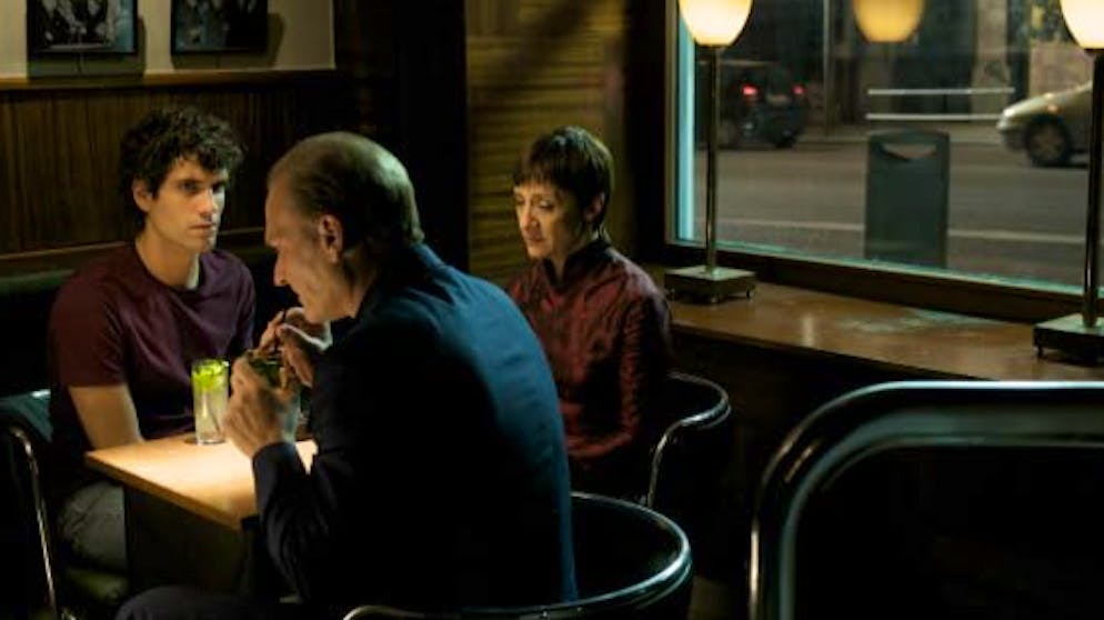 Im Film «Zerrissene Umarmungen» von Pedro Almodóvar beginnt ein Filmemacher eine Affäre mit der Hauptdarstellerin (Penélope Cruz), die jedoch bereits mit dem Produzenten des Films liiert ist.