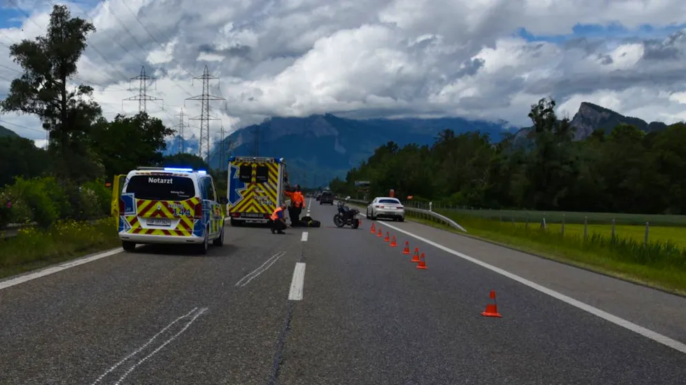 Die Motorradfahrenden waren von Landquart auf der Autobahn A13 in Richtung Norden unterwegs.