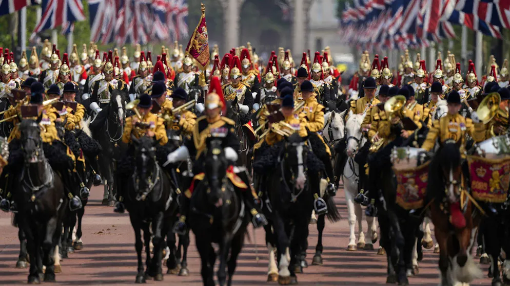 Die Geburtstagsparade für König Charles III. findet nicht an seinem eigentlichen Geburstag statt, sondern im Juni - da ist das Wetter besser.