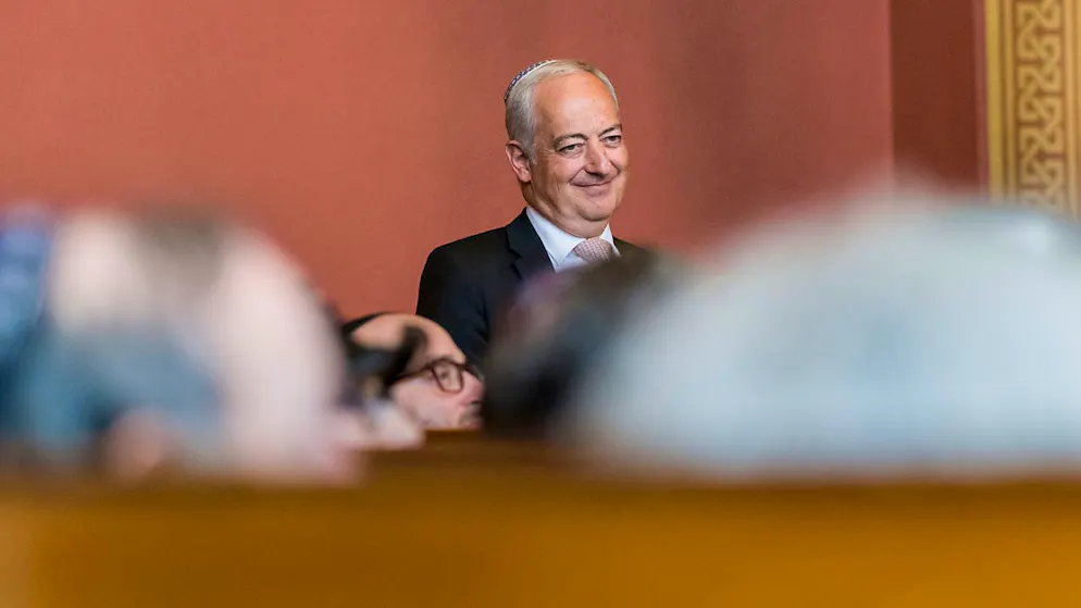 Ralph Friedländer fa parte della comunità bernese.