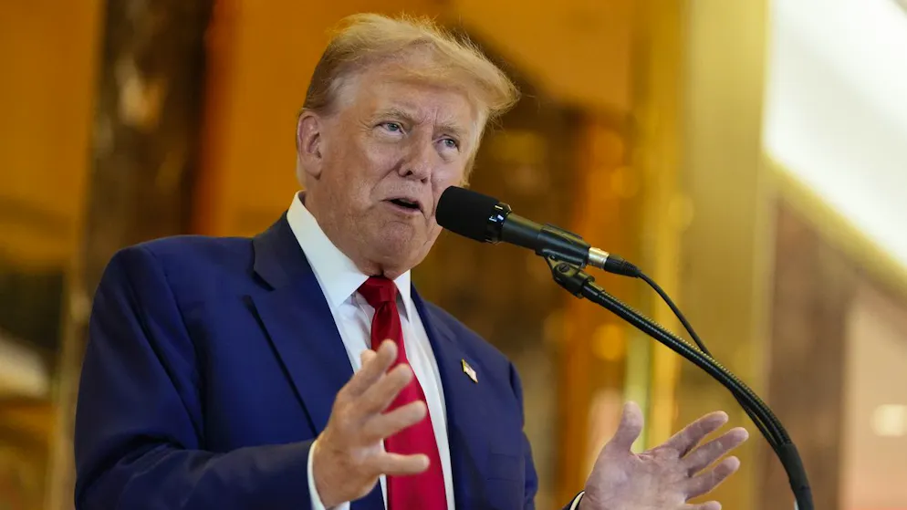 Ennesima gaffe per il 78enne. Trump confonde il nome del suo medico... mentre elogia le proprie capacità mentali