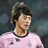 Servettes Keigo Tsunemoto, im Fussball Super League Spiel zwischen dem FC St. Gallen und dem Geneve Servette FC, am Mittwoch, 31. Januar 2024, im Kybunpark in St. Gallen. (KEYSTONE/Gian Ehrenzeller)