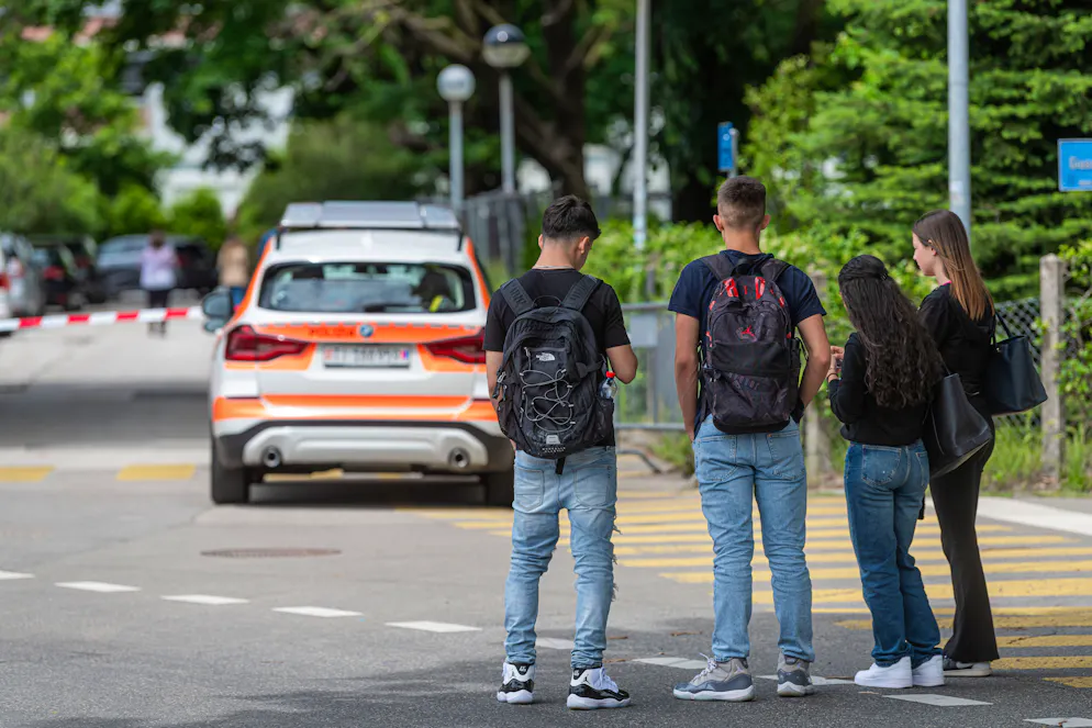 Allievo minaccia una docente alla Commercio di Bellinzona, scuola evacuata. Immediatamente tutti gli studenti e i docenti sono stati fatti sfollare dalla struttura.