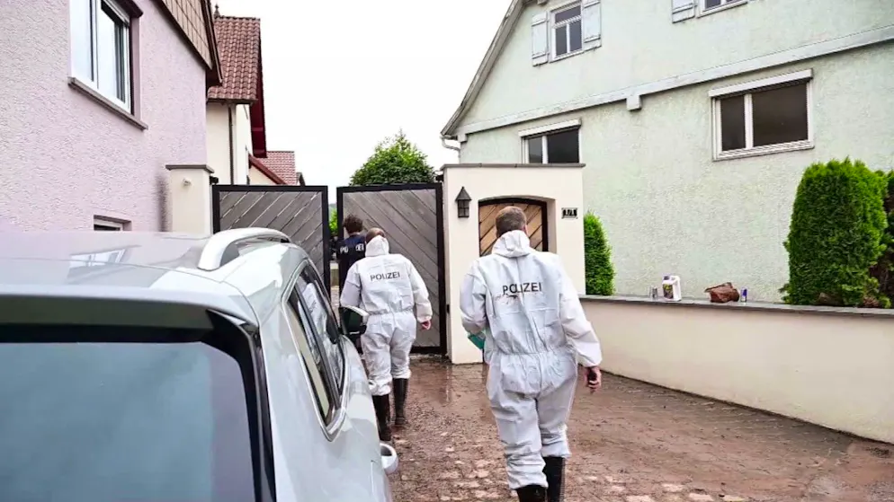 Due corpi senza vita sono stati trovati nella cantina di una casa di Schorndorf, a est di Stoccarda.