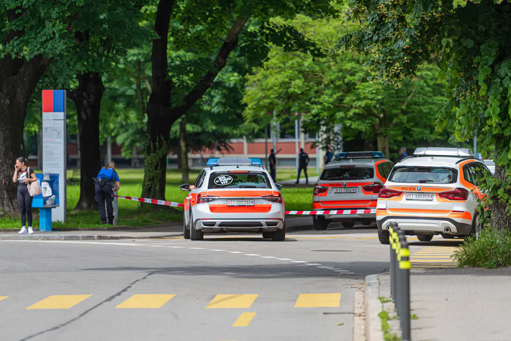 Allievo minaccia una docente alla Commercio di Bellinzona, scuola evacuata. Operazione di polizia presso la Scuola cantonale di commercio di Bellinzona. 