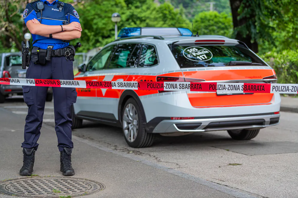 Allievo minaccia una docente alla Commercio di Bellinzona, scuola evacuata. La Scuola aveva informato che una docente era stata minacciata da un allievo, con la possibile presenza di un'arma. 