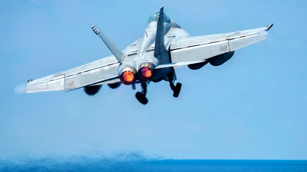 «Alpha Uno» a Payerne. F/A-18 sull'autostrada A1, il comandante Merz: «Sono molto soddisfatto»