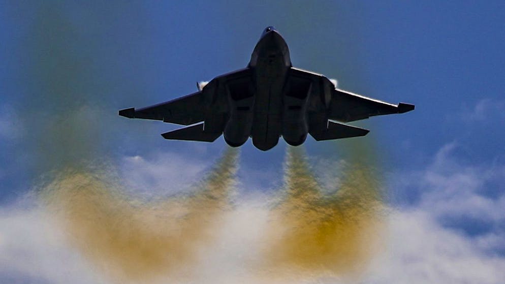 Guerra in Ucraina. Kiev: «Distrutto per la prima volta un caccia Su-57 russo»