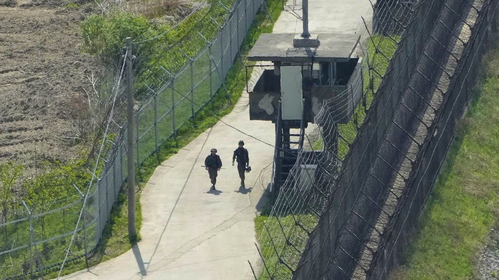Südkorea gibt Warnschüsse ab. Nordkoreanische Soldaten überschreiten Grenze – wohl aus Versehen