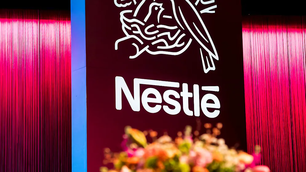 Public Eye torna a mettere sotto accusa Nestlé.