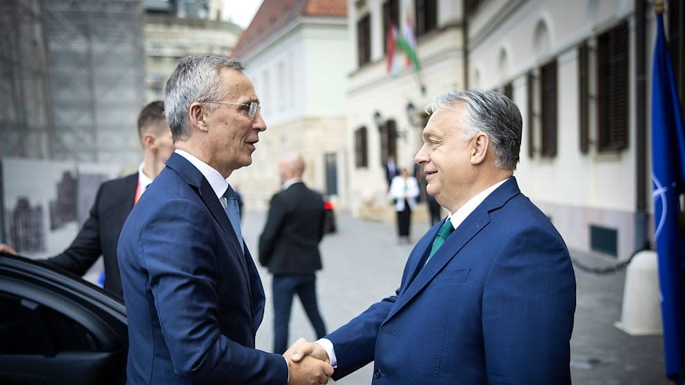 Jens Stoltenberg ha ringraziato Viktor Orban per il suo impegno a restare un alleato leale della Nato.