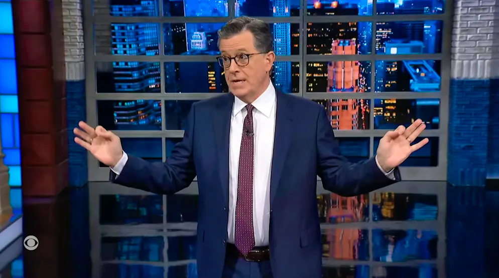 Chi sta imitando Stephen Colbert? I suoi gesti non lasciano dubbi.