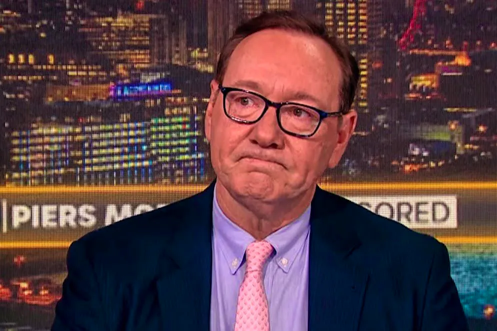 Également accusé d'agressions sexuelles aux Etats-Unis, Kevin Spacey a été jugé en 2022 non-coupable par un tribunal civil new-yorkais. Et en 2019, les poursuites ont été abandonnées dans une autre affaire.