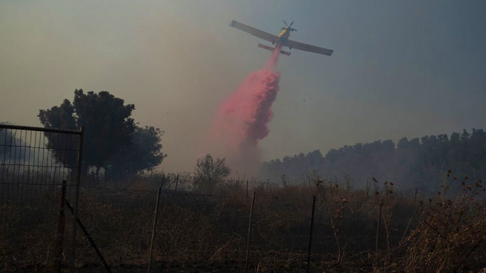 Medio Oriente. Tel Aviv uccide un leader di Hezbollah, centinaia di razzi su Israele