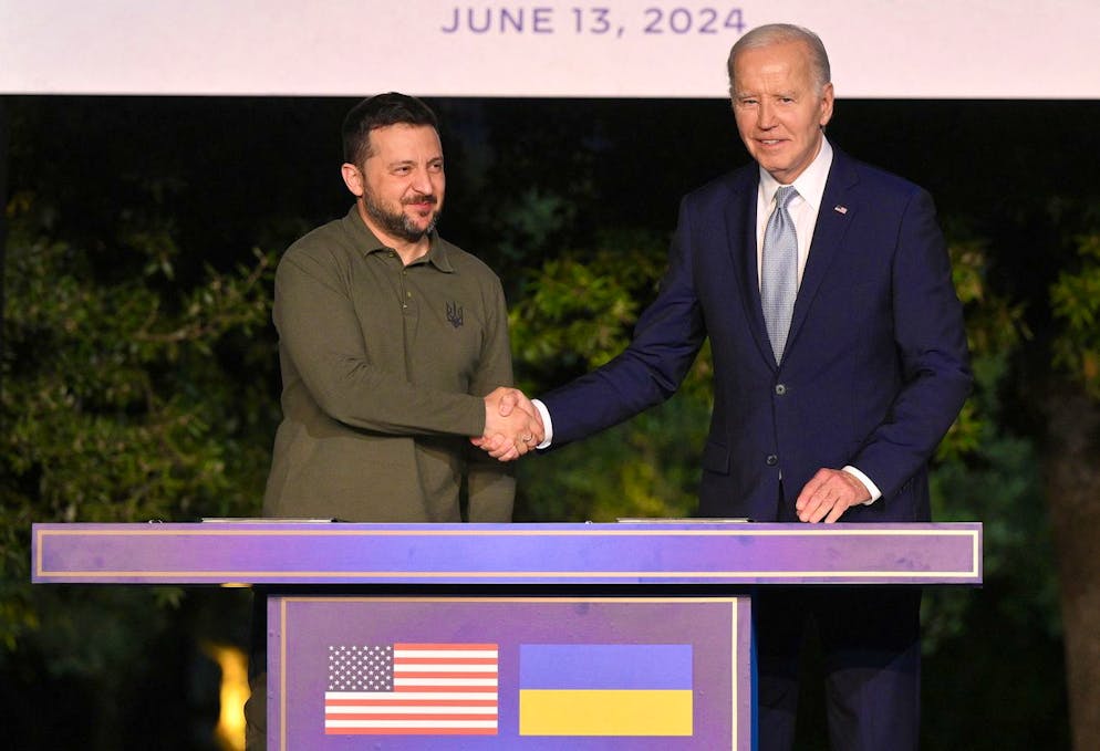 Joe Biden e Volodymyr Zelensky hanno firmato l'accordo di sicurezza tra Stati Uniti e Ucraina.