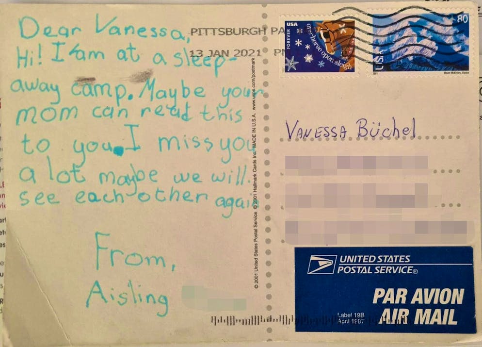 La calligrafia scarabocchiata dei bambini risale al 1997, ma le righe sono arrivate solo nel 2021.