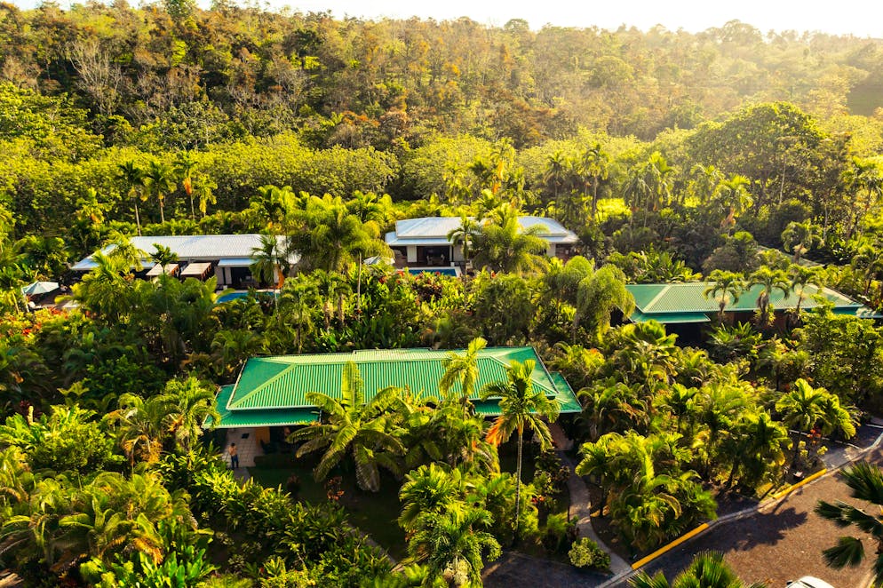 Costa Rica: il Vulcano Arenal. Il Manoa è uno degli hotel della zona che utilizza acqua riscaldata naturalmente per le sue piscine.