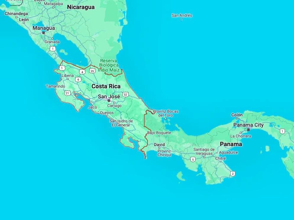 La Costa Rica si trova tra il Nicaragua e Panama. La capitale San José si trova all'incirca al centro del Paese.