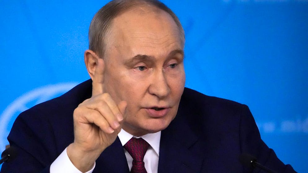 L'altro ieri Vladimir Putin aveva ribadito le sue condizioni di pace: chiede in particolare che Kiev rinunci all'adesione alla NATO e alle quattro regioni annesse da Mosca nella parte orientale del paese. (Immagine d'archivio di giugno)