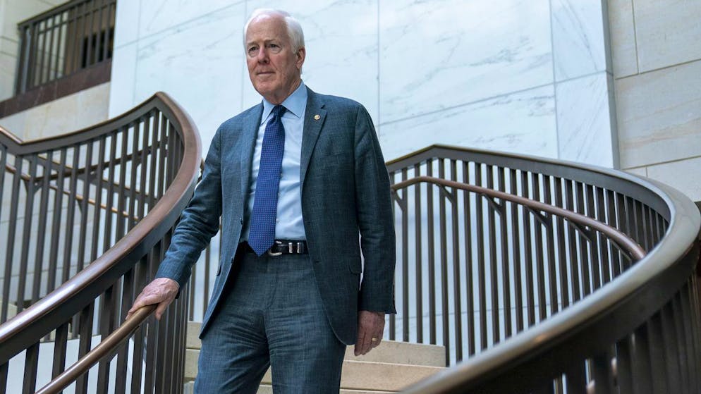 John Cornyn will seine Paertei um Donald Trump scharen.