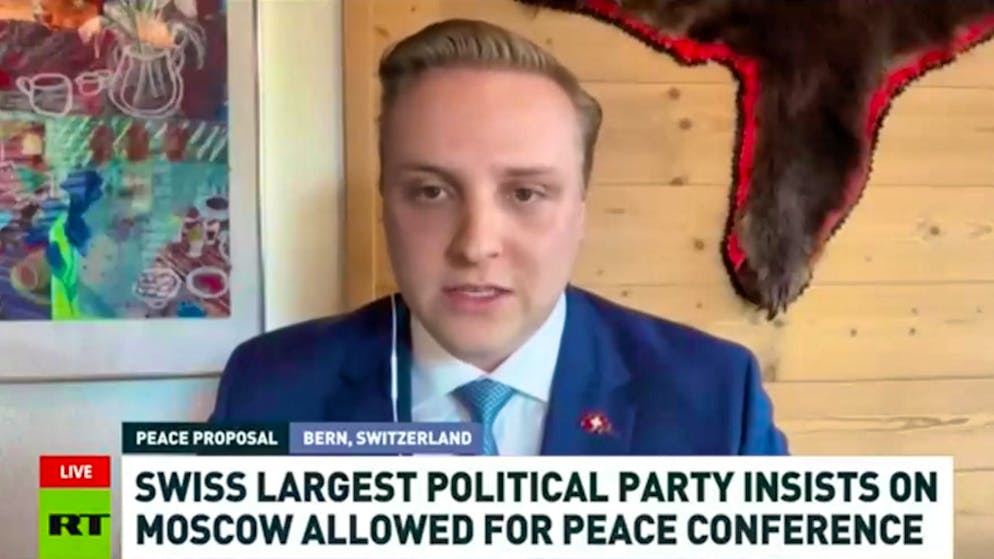 «Una vergogna», «corrotta».... Il presidente dei giovani UDC denigra la Svizzera sul canale ufficiale del Cremlino