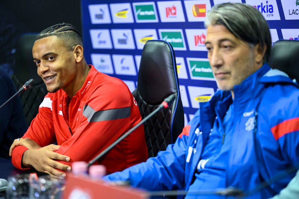 Akanji e Yakin in conferenzs stampa.