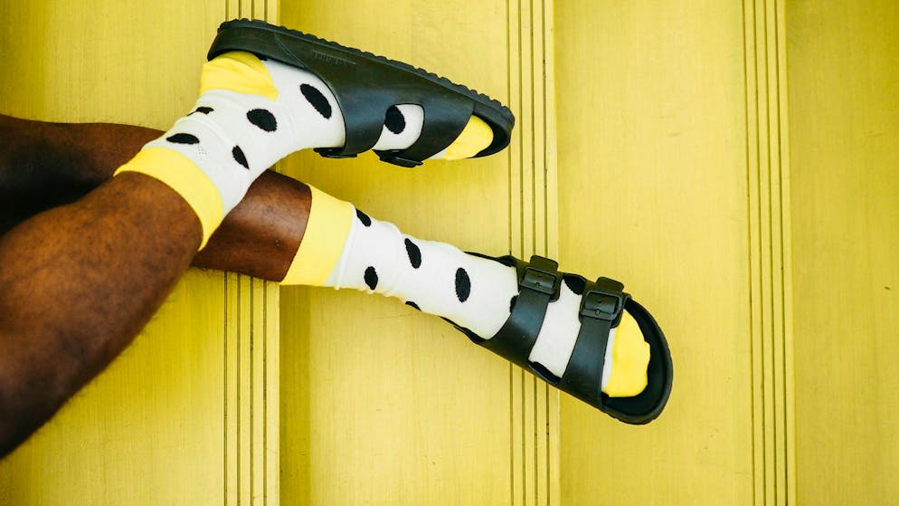 Sommerliche Fashion-No-Gos im Büro. «Ohne schöne Pédicure finde ich Adiletten mit Socken besser»