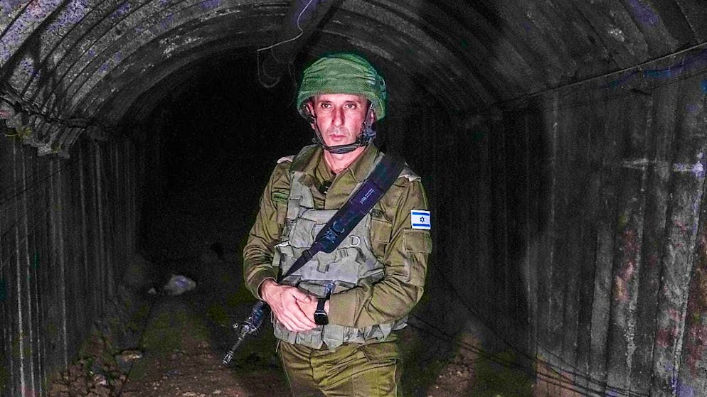 ARCHIVE - Daniel Hagari, spokesman for the Israeli military, speaks to media representatives in a tunnel. Photo: Ariel Schalit/AP/dpa