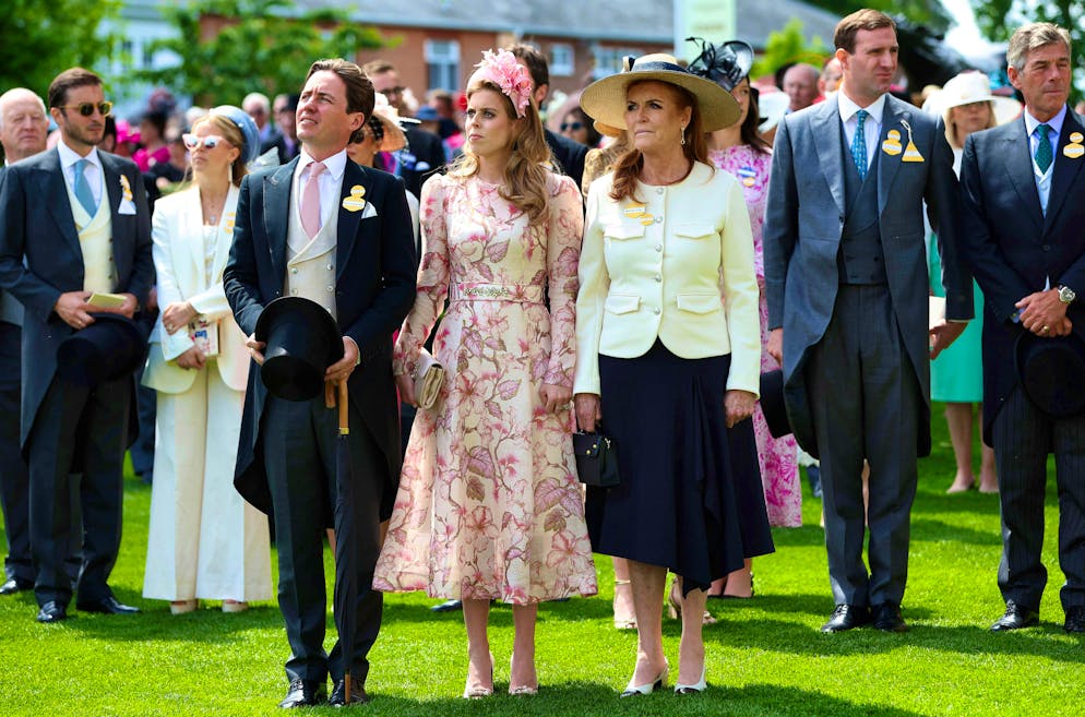 Royal Ascot: Prince William stands in for ailing King Charles. Concentrate on watching the horse races: Edoardo Mapelli Mozzi, his wife Princess Beatrice and her mother Sarah Duchess of York.